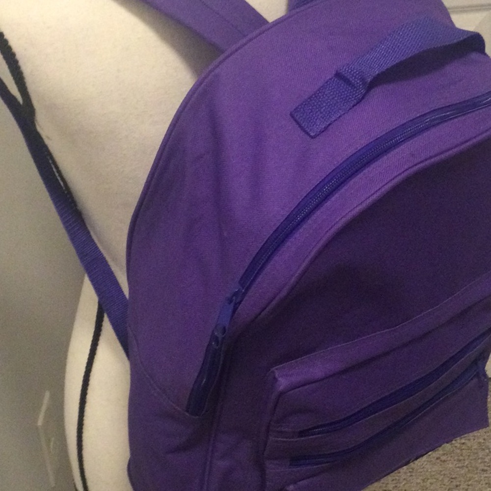 Backpack - Picture 4 of 6